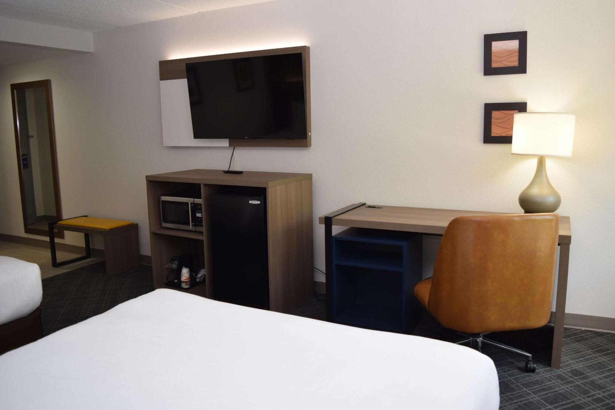 Comfort Inn & Suites Syracuse-Carrier Circle East Syracuse Bagian luar foto