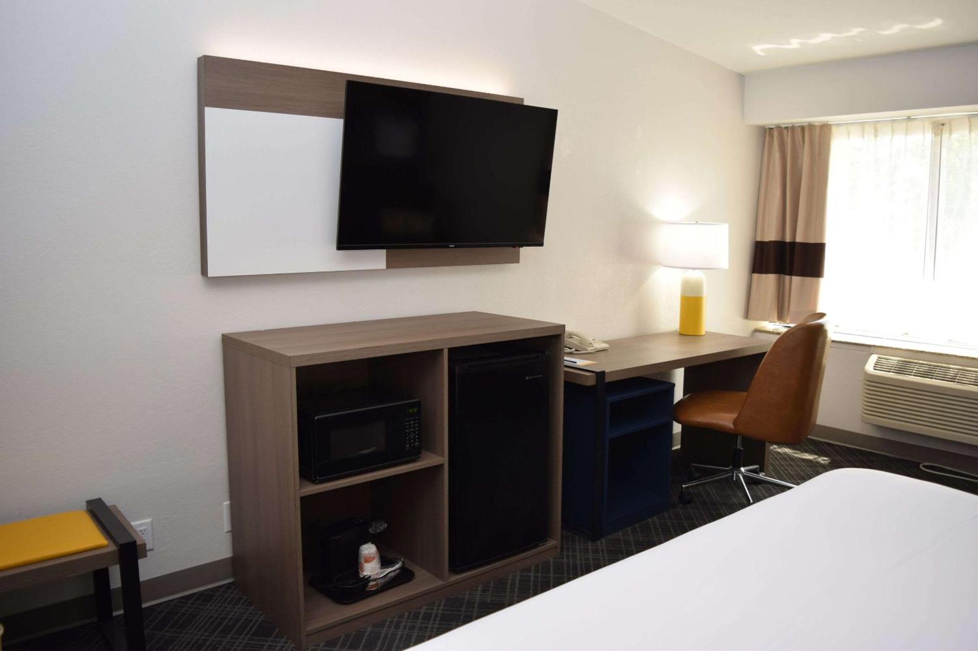 Comfort Inn & Suites Syracuse-Carrier Circle East Syracuse Bagian luar foto