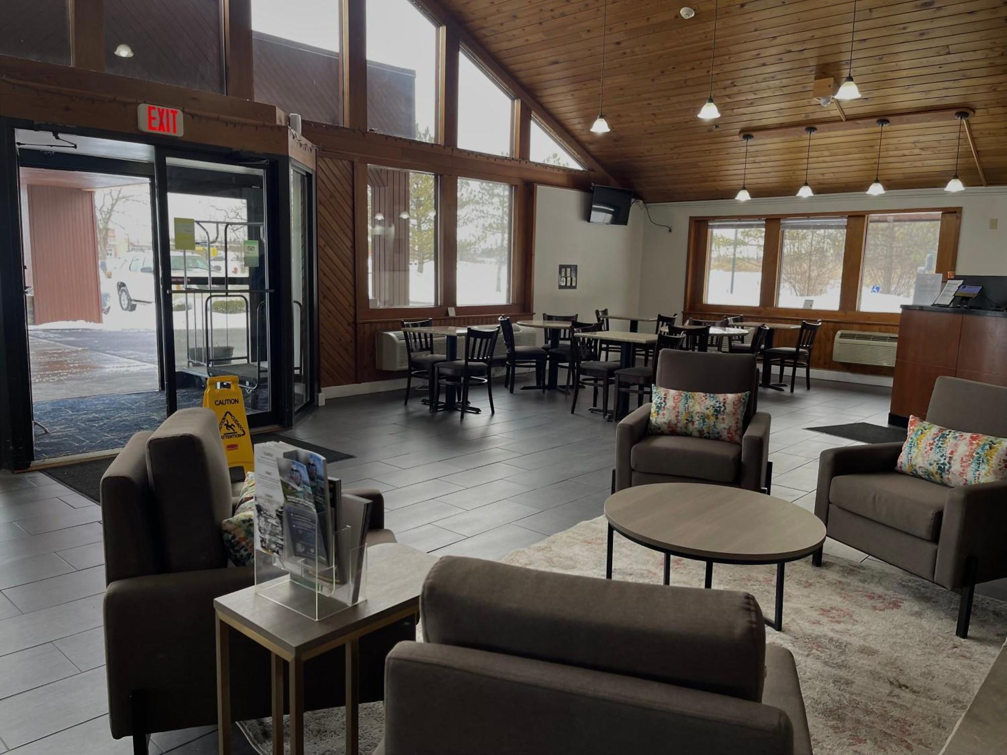 Comfort Inn & Suites Syracuse-Carrier Circle East Syracuse Bagian luar foto