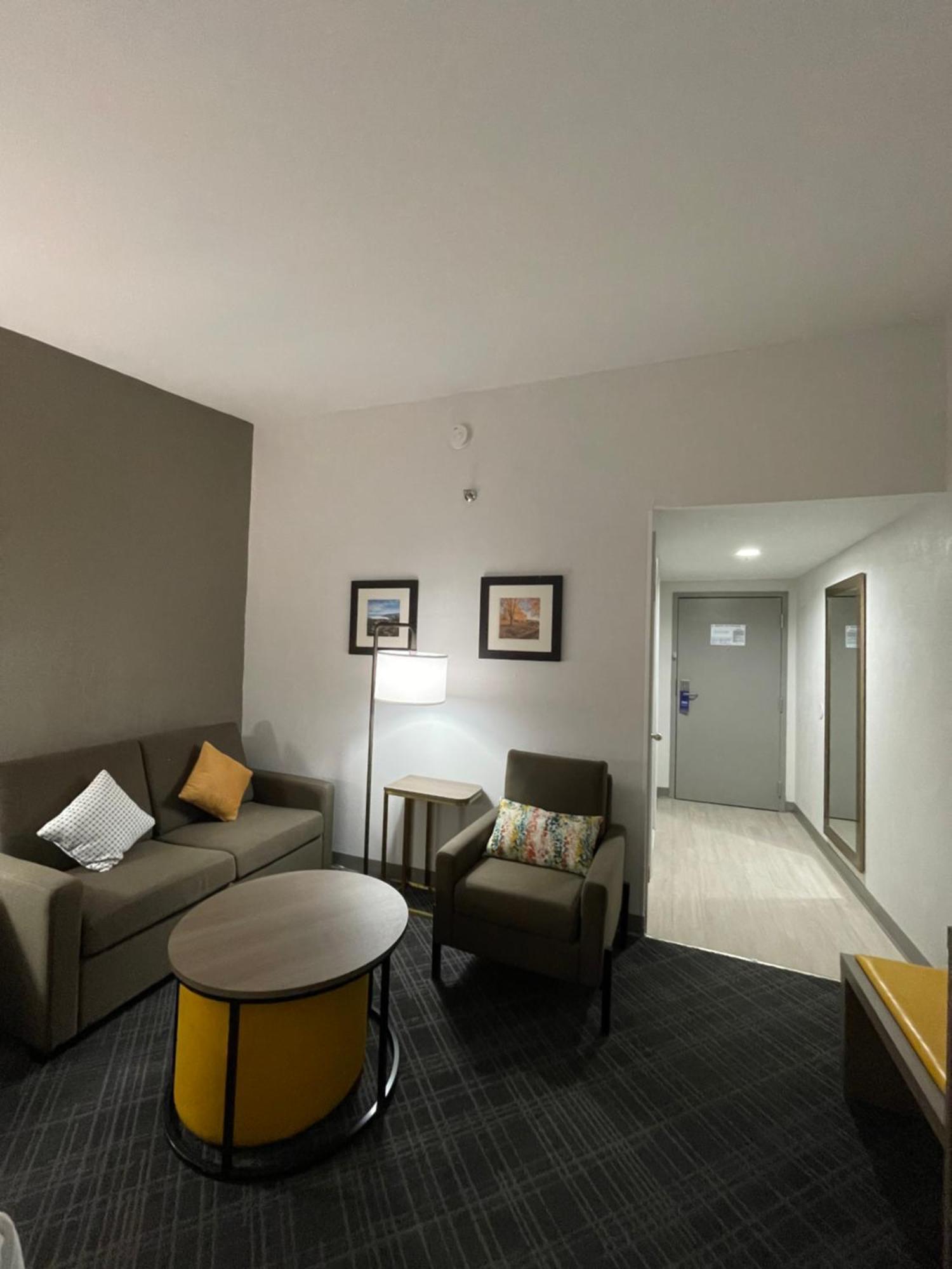 Comfort Inn & Suites Syracuse-Carrier Circle East Syracuse Bagian luar foto