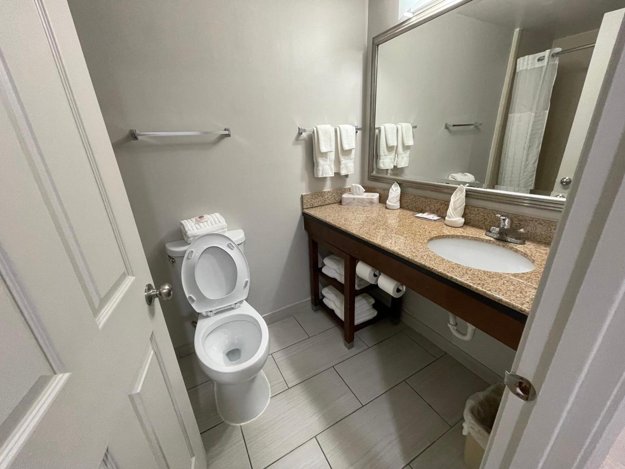 Comfort Inn & Suites Syracuse-Carrier Circle East Syracuse Bagian luar foto