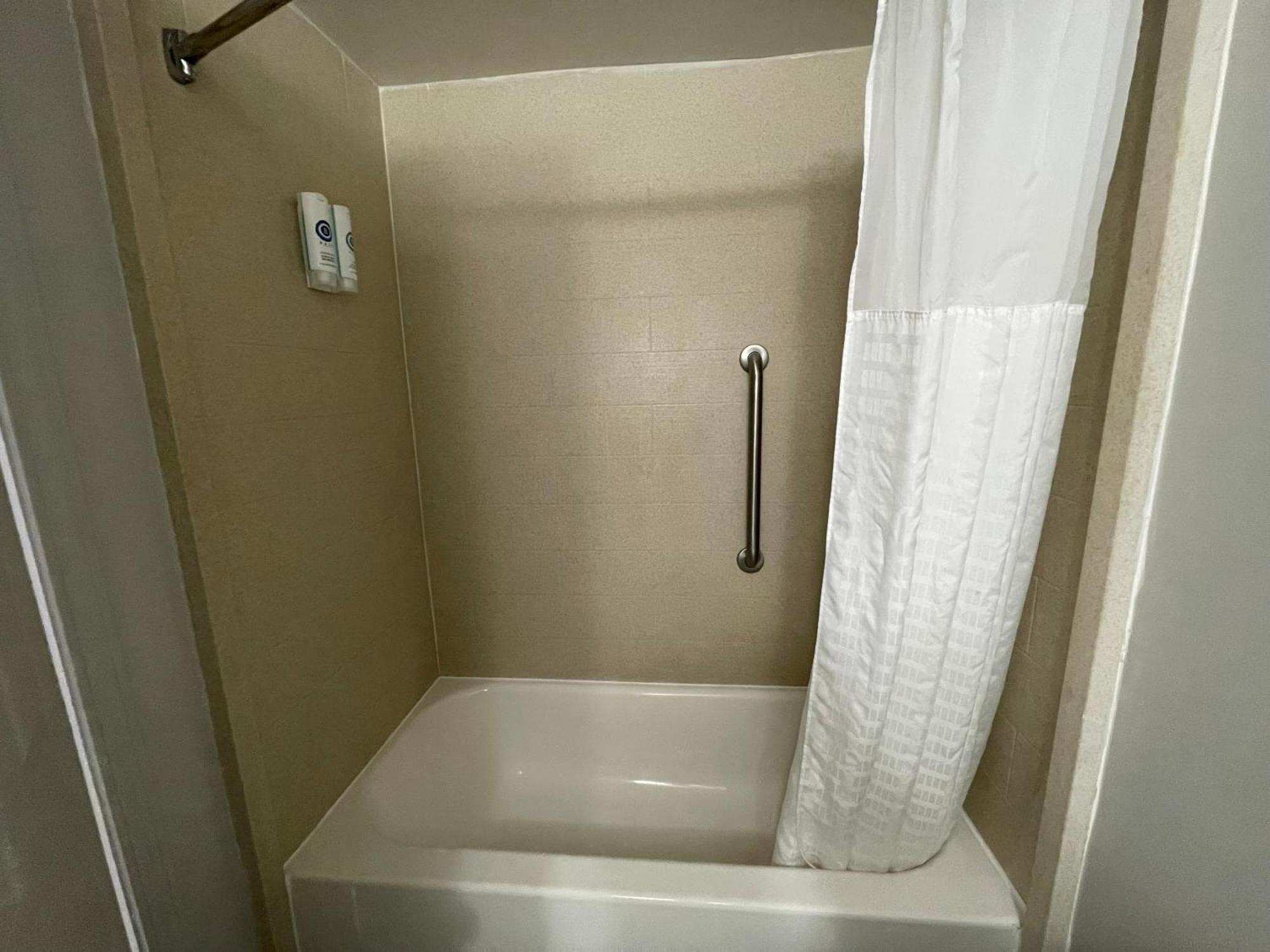 Comfort Inn & Suites Syracuse-Carrier Circle East Syracuse Bagian luar foto