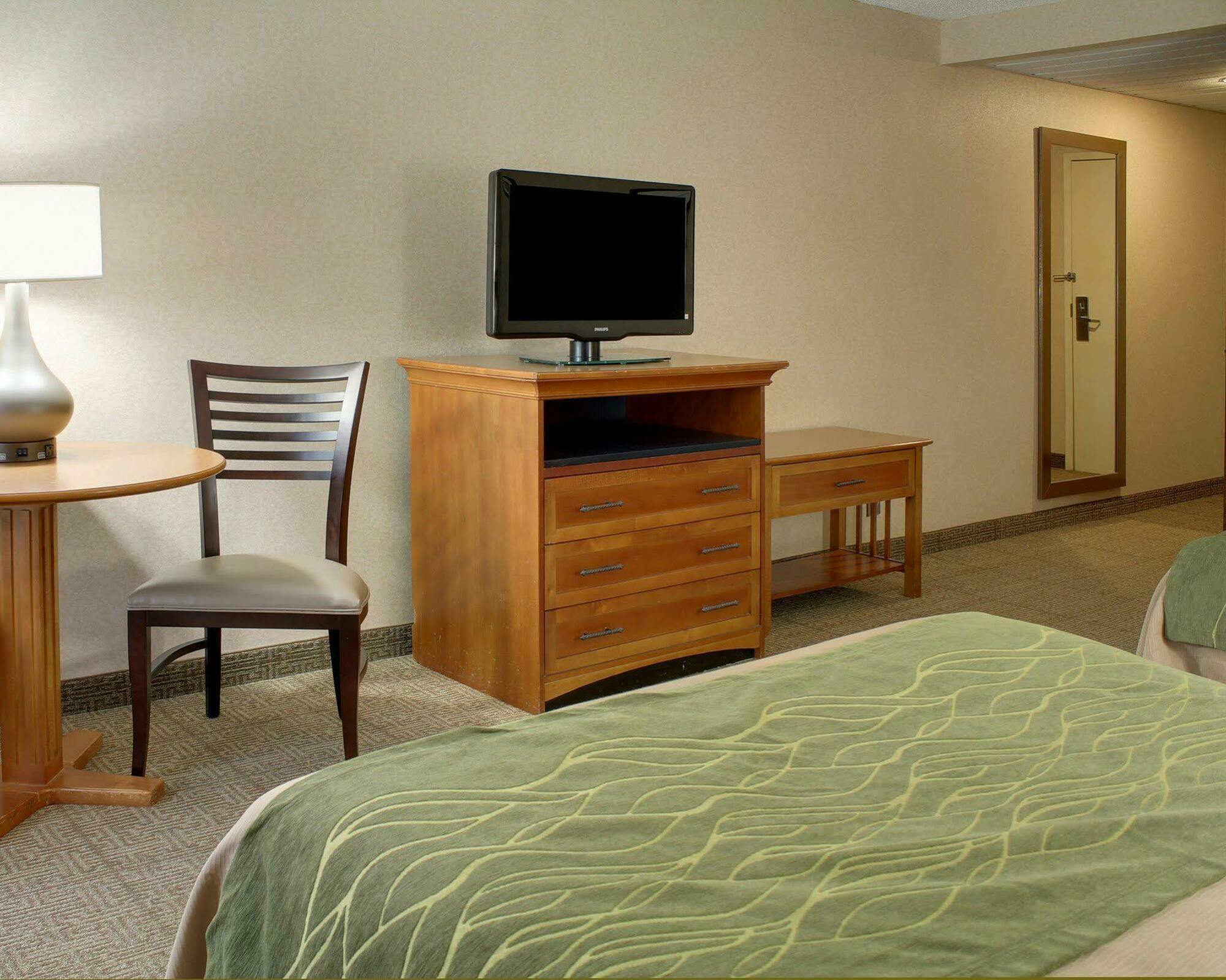 Comfort Inn & Suites Syracuse-Carrier Circle East Syracuse Bagian luar foto
